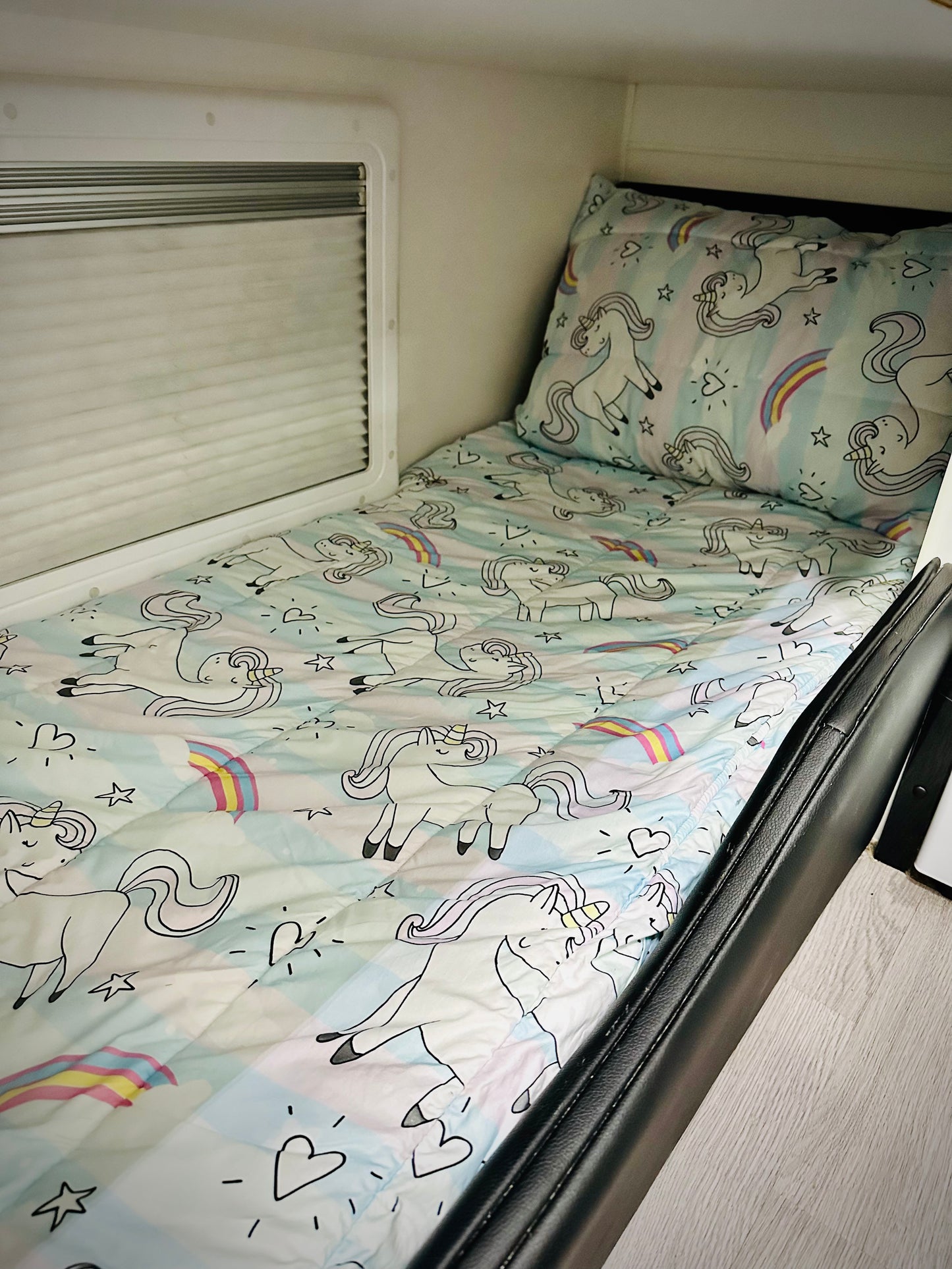 Single Bunk Bed Caravan Zip Quilt - Unicorn